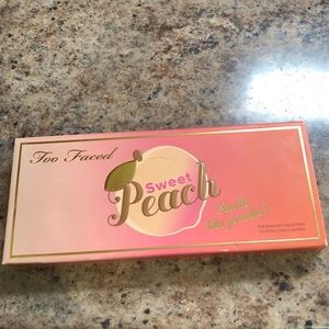 Too faced sweet peach palette